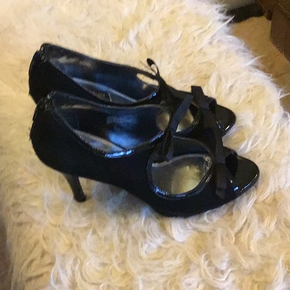 White House Black Market Black Open Toe Dress Shoes Size 6 - Picture 2 of 7